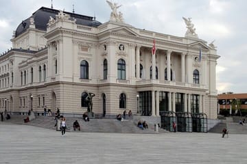 Industrial Heritage and Culture Tour in Zurich