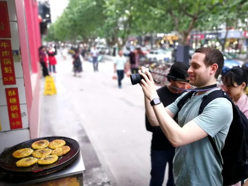 2.5-hour Chengdu Evening Foodie Tour By Tuktuk