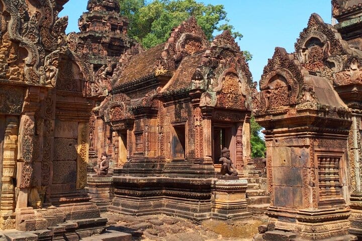 Private One Day to Banteay Srei, Beng Mealea and Rolous Group 2