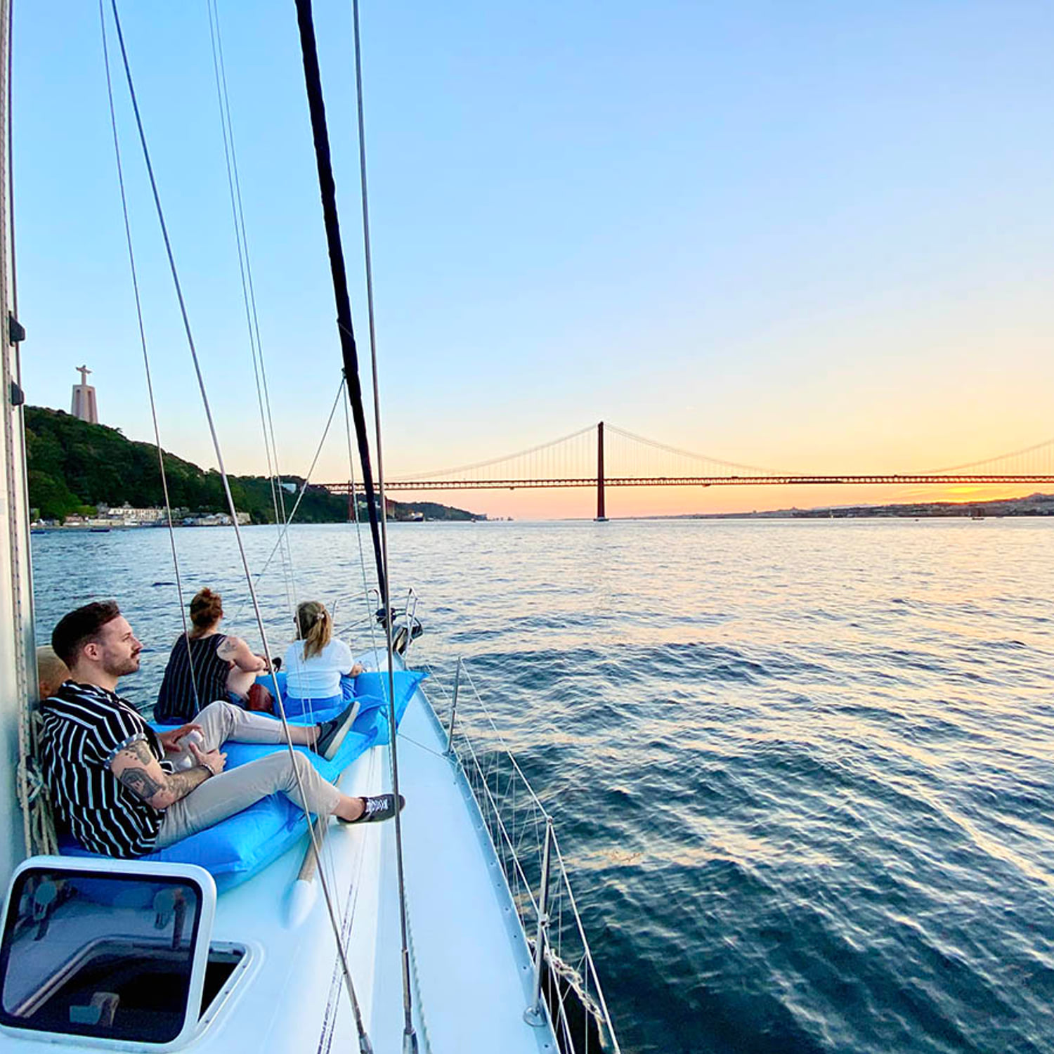 Lisbon: Private Sunset Sailing Tour