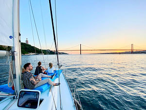 Lisbon: Private Sunset Sailing Tour