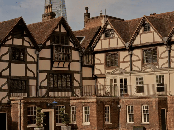 Semi Private Tower of London Combo Tour with Thames River Cruise