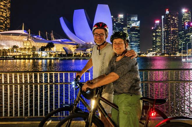 Singapore Marina Bay Small Group Night Cycling Tour 10