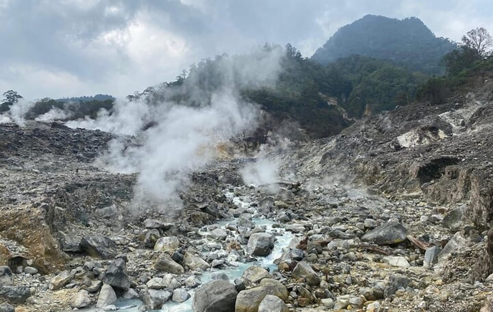 Jakarta Bogor Track to Ratu Crater