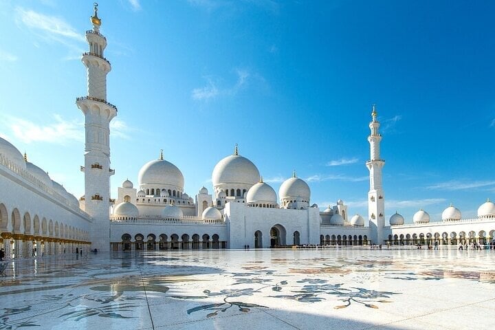 Private-Grand Mosque and Wahad Al Karama Tour 8