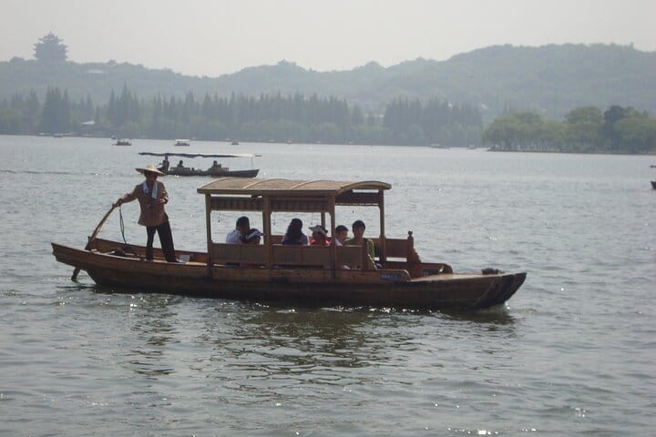 Shanghai to Hangzhou one day bullet train tour with Chinese lunch 8