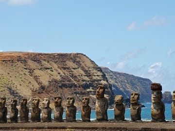 Wine and Culture Tour in Casablanca Valley and Easter Island