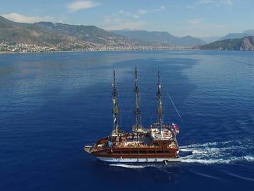 Alanya Catamaran Boat Tour with Lunch and Soft Drinks