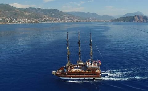 Alanya Catamaran Boat Tour with Lunch and Soft Drinks