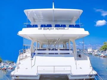 Private Boat Rental with Lunch in Mirissa, Sri Lanka