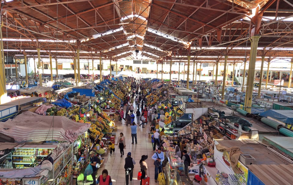 Culinary Walking Tour of San Camilo Market in Arequipa