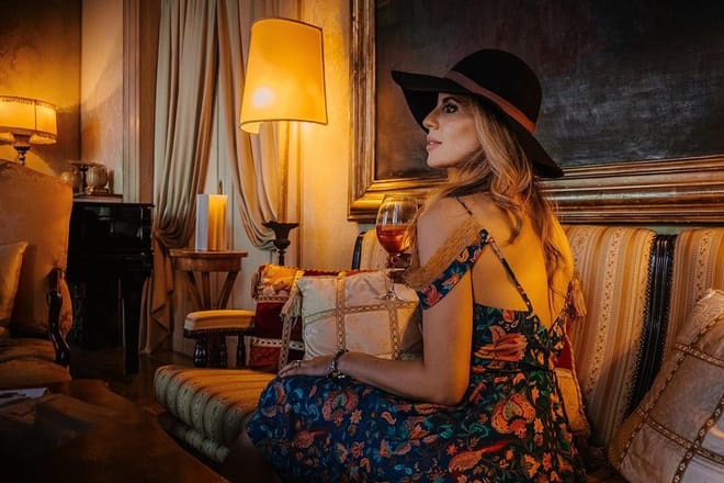Gondola Ride and Aperitif in a Venetian Palace 5
