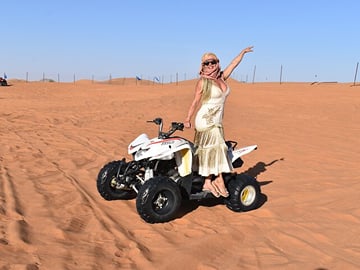 Dubai: Desert Safari, Quad bike and Sand boarding with BBQ Dinner