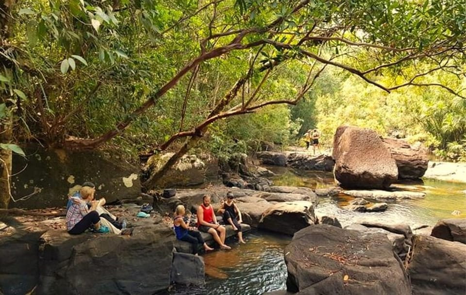 Kbal Spean Trekking Tour with Banteay Srei Visit in Siem Reap