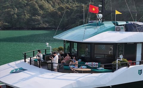 Kayaking and Luxury Catamaran Cruise in Lan Ha Bay