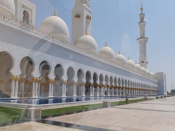 Abu Dhabi City Tour from Dubai with Lunch Included