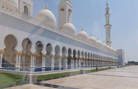 Abu Dhabi City Tour from Dubai with Lunch Included