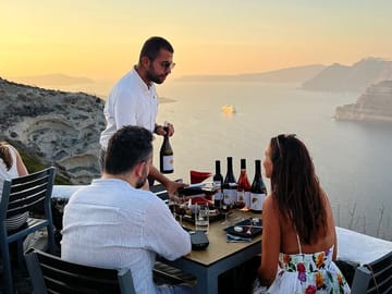 Private Wine Tasting Tour at Three Wineries in Fira