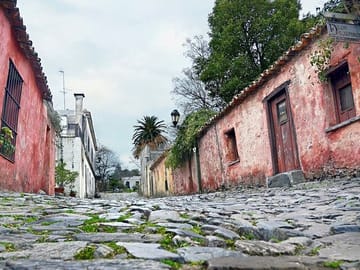 Two-Day Cultural Tour of Colonia del Sacramento from Buenos Aires