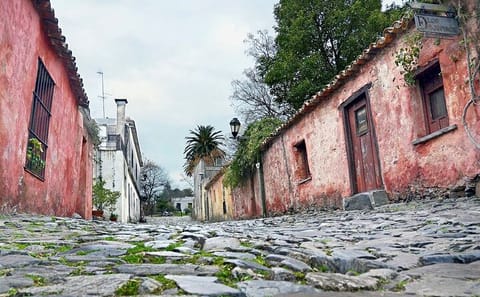 Two-Day Cultural Tour of Colonia del Sacramento from Buenos Aires