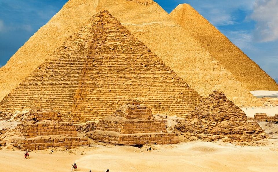 Explore Cairo and the Pyramids on a 2-Day Guided Tour