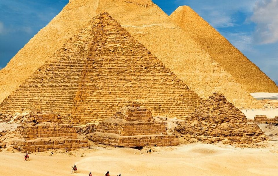 Explore Cairo and the Pyramids on a 2-Day Guided Tour