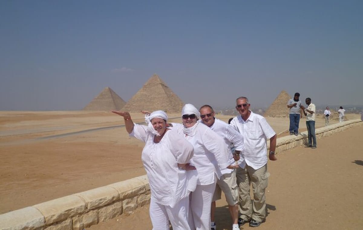 Full-Day Tour of Cairo and Pyramids by Bus from Sharm El-Sheikh