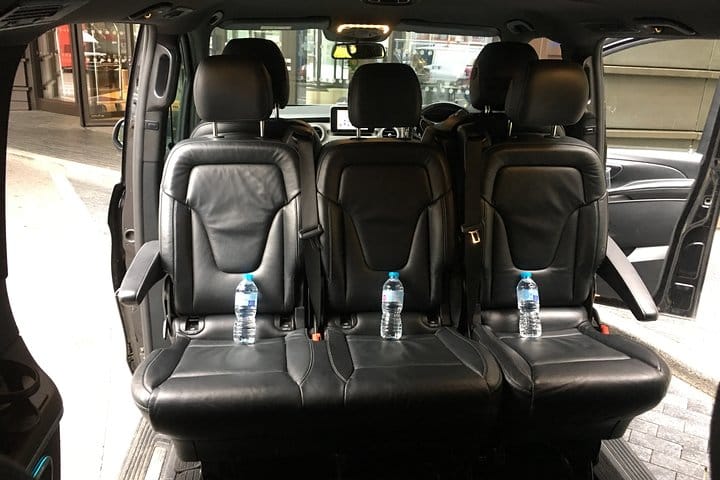 Private transfers between London Heathrow - London City Airports 8