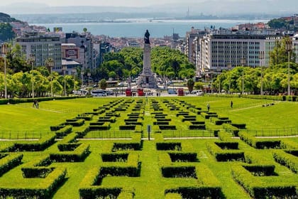 Lisbon Afternoon: Private Tour with Monuments and Fado Dinner