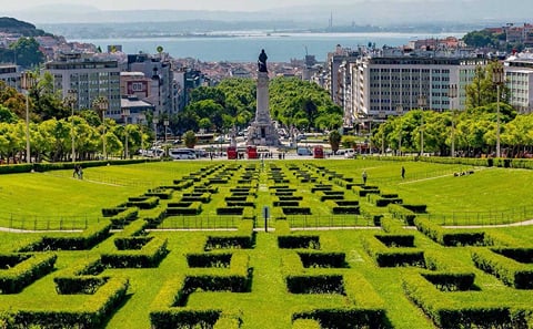 Private Lisbon Tour with Monuments and Fado Dinner