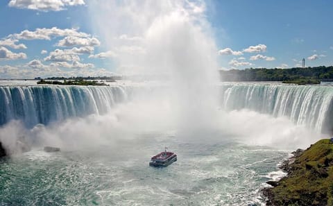 Private 2-Day Niagara Falls Adventure from New York City