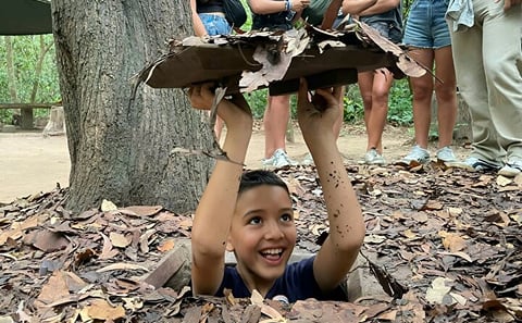 Full Day Tour of Ho Chi Minh City and Cu Chi Tunnels