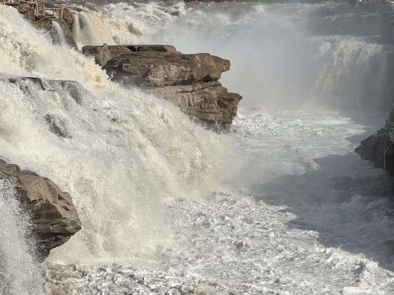 Day Tour to Hukou Waterfall on the Yellow River