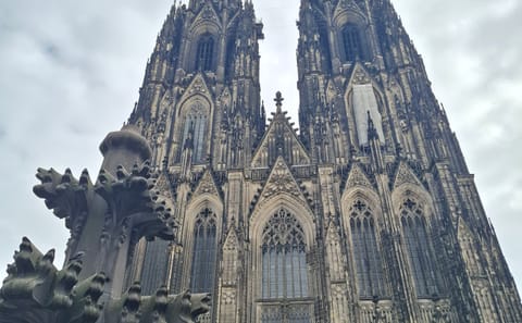 Cologne panorama with free time in Düsseldorf