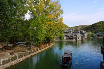 Private Tour: Independent Tour to Gubei Water Town and Simatai Great Wall with How-To Guide