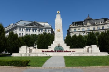 Walking Tour of Pest: Explore Budapest's Historic Sights