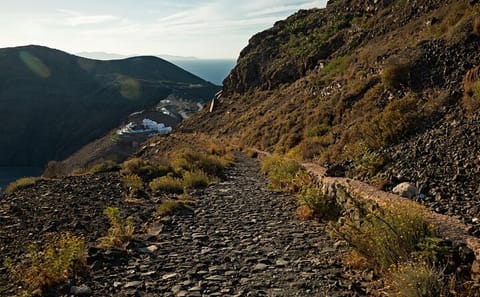 Hiking Tour of Ancient Thira from Kamari to Pyrgos