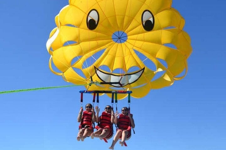 Hurghada : Parasailing Fly High Sea Adventure with Transfer 3