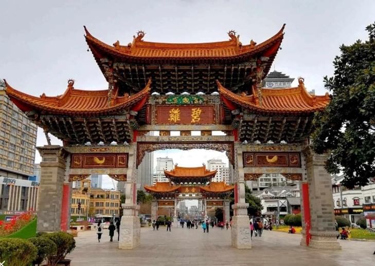 Golden Horse Biji Torii（Central of Kunming City)