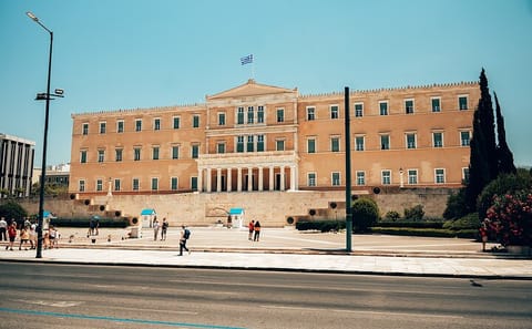 Athens-Panoramic tour and Plaka port pick up (small group)