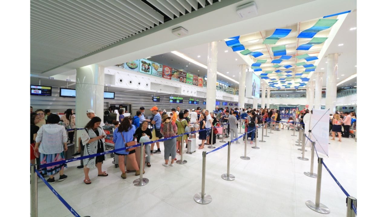 Don Mueang Airport (DMK) Guided Fast Track Immigration Service 7