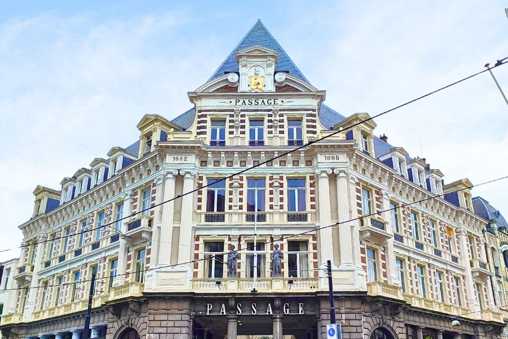 View of De Passage along the route of the The Hague city game by Qugato. 