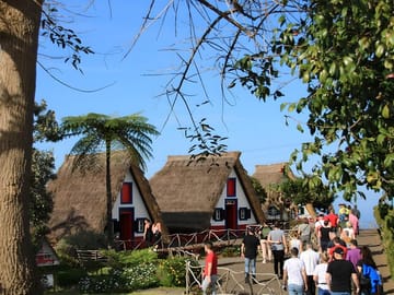 Scenic Cabriolet Road Trip in Eastern Madeira: Caniçal to Machico
