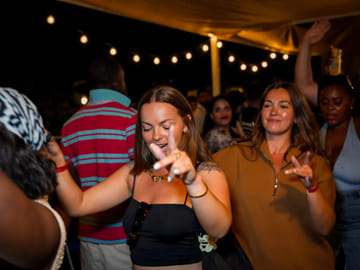 Barcelona Pub Crawl With Club VIP Entry