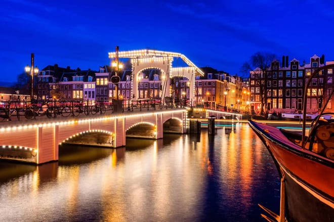Self-Guided Canals of Amsterdam Photography Tour 5