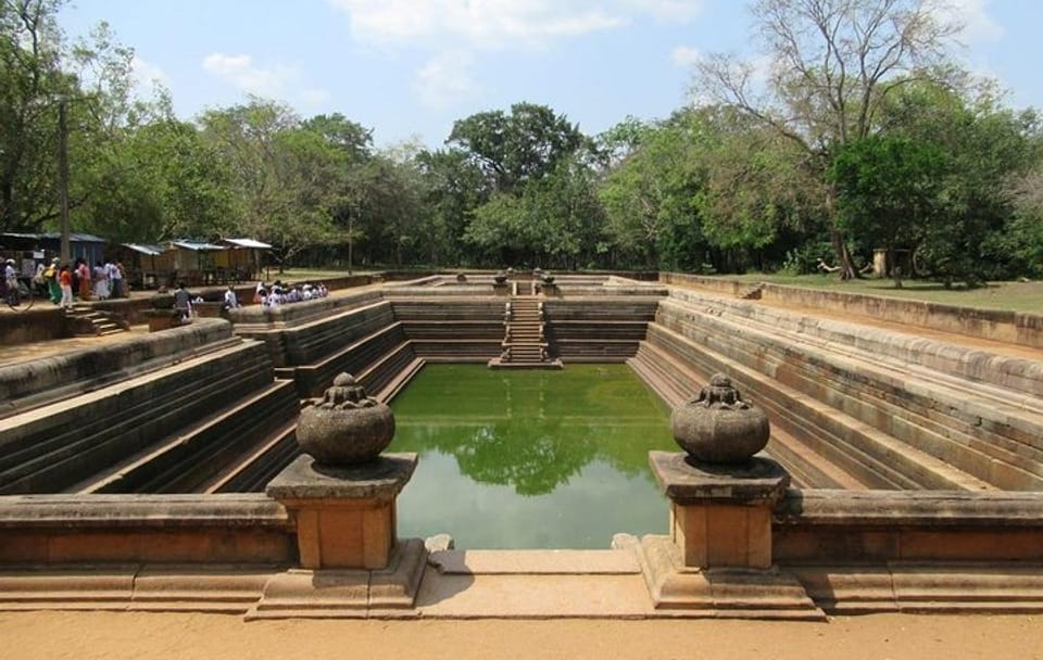 Anuradhapura and Aukana Cultural Tour from Habarana