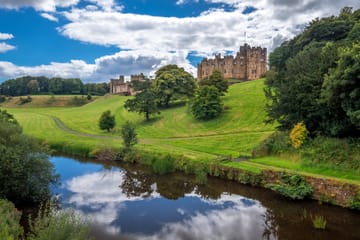 Alnwick Castle and Scottish Borders Day Trip from Edinburgh