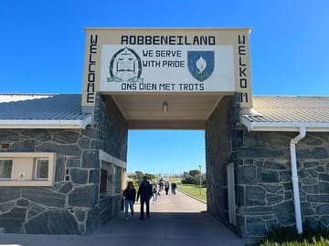 Robben Island & Kirstenbosch Gardens with Wine Tasting Experience