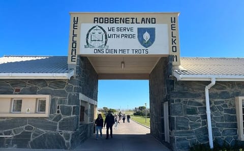 Robben Island & Kirstenbosch Gardens with Wine Tasting Experience