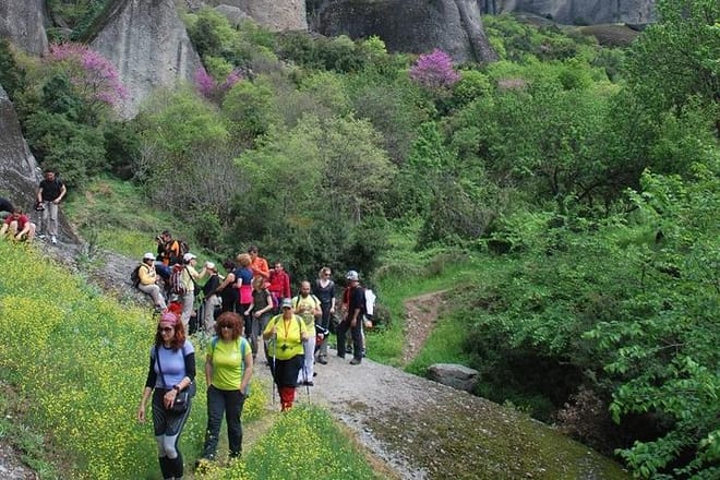 Easy Hiking Adventure at Meteora 8